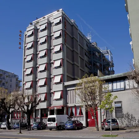 بارك موبلي 3* كومو